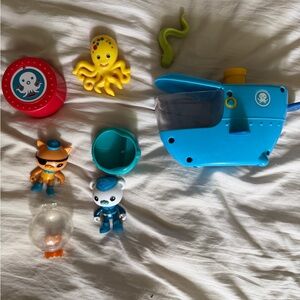 OCTONAUTS Blue Submarine Playset with Yellow Octopus and Ocean Characters